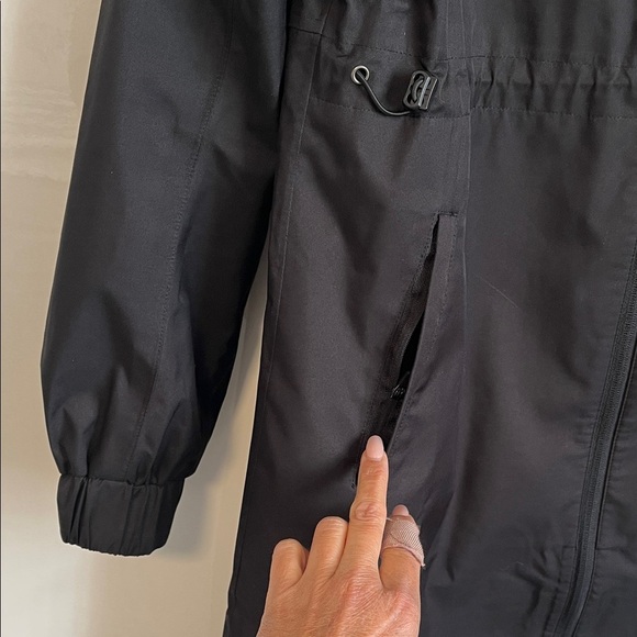 Mondetta Black Water Resistant Hooded Outdoor Rain Jacket with Hood, Size L - Picture 4 of 15